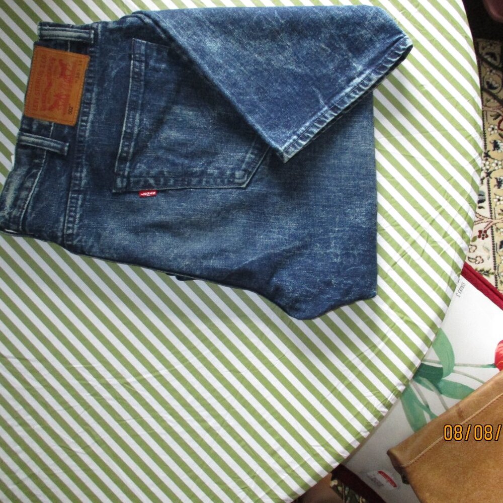 Levi 502 Jeans - Picture 5 of 15